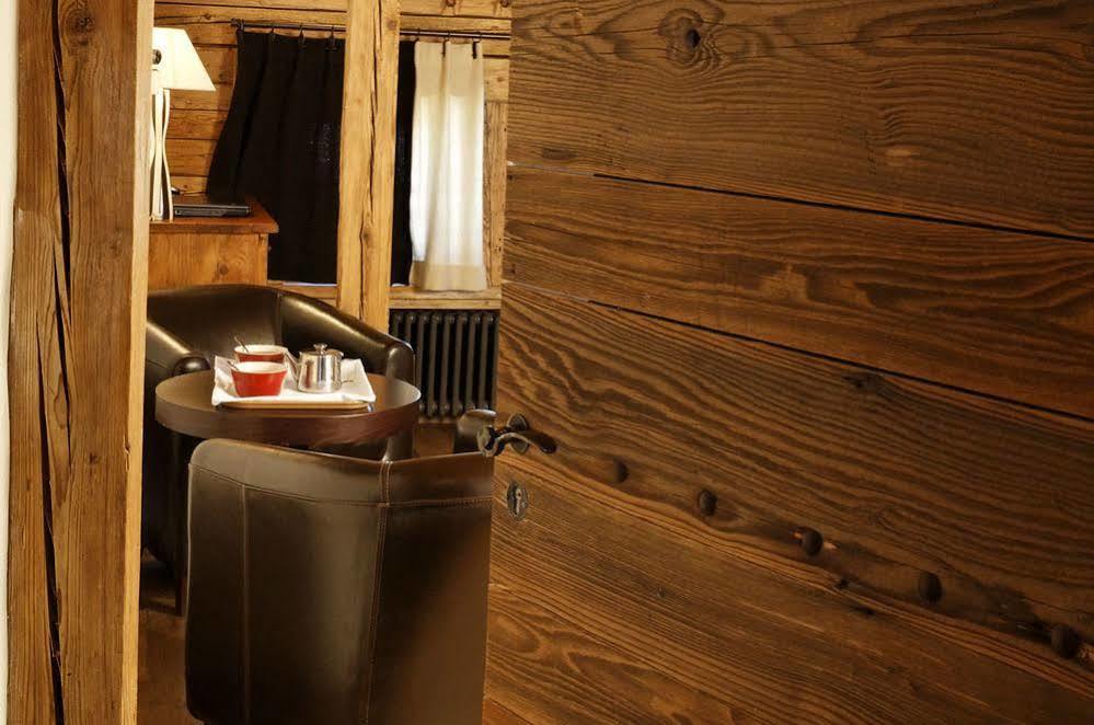 Le Vieux Chalet ラ・クリュサ エクステリア 写真
