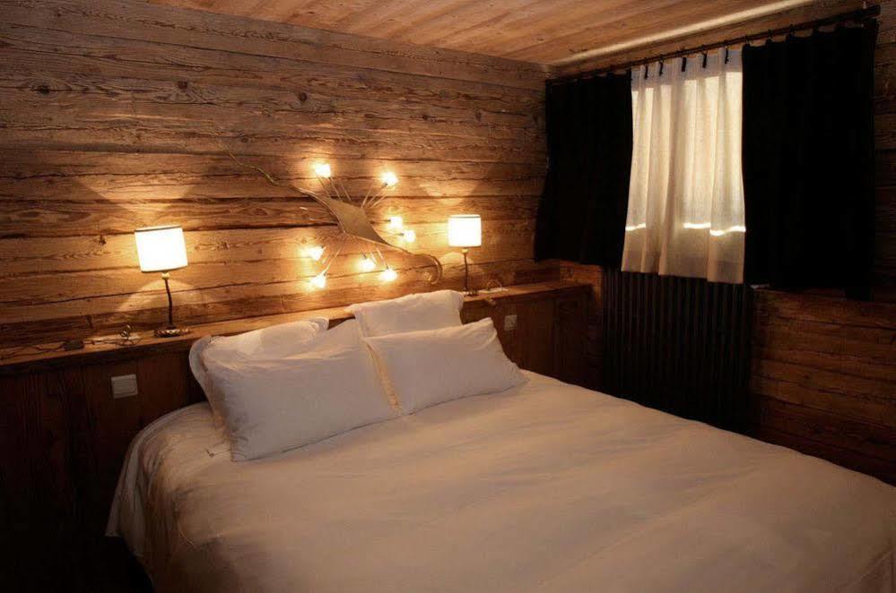 Le Vieux Chalet ラ・クリュサ エクステリア 写真