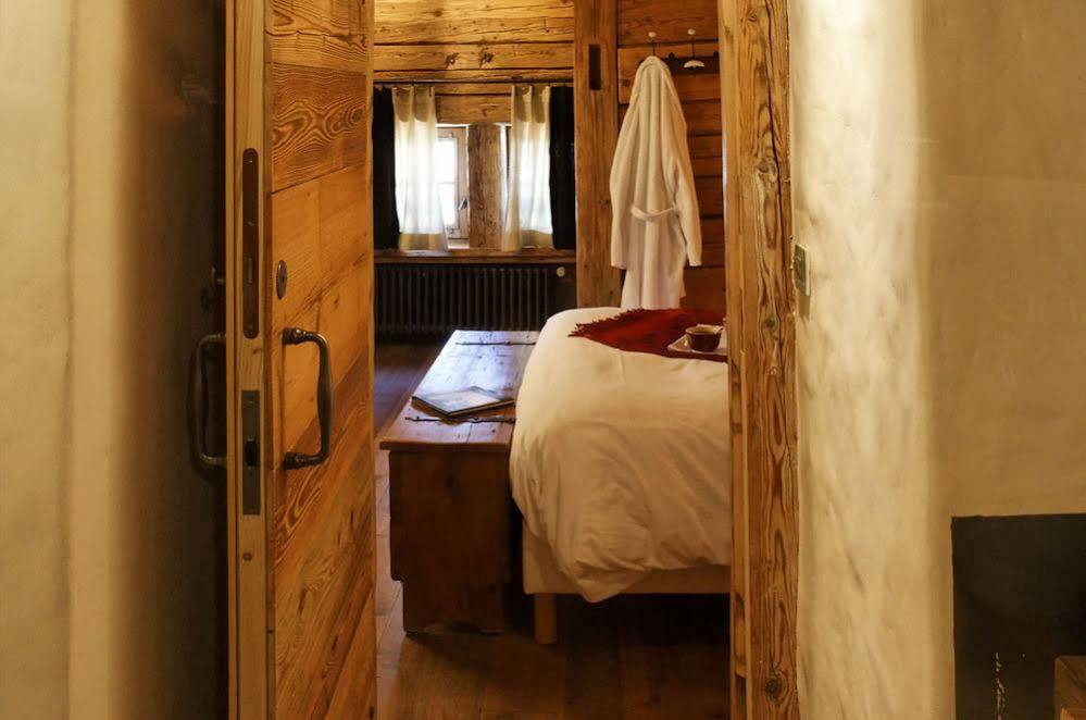 Le Vieux Chalet ラ・クリュサ エクステリア 写真